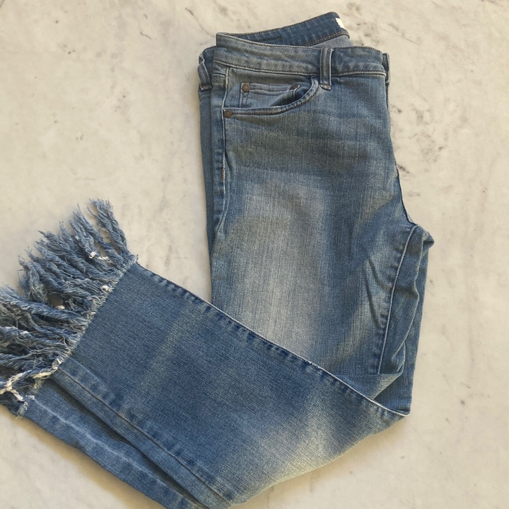 Sun & Shadow Distressed Blue Denim Fray Jeans Size 29